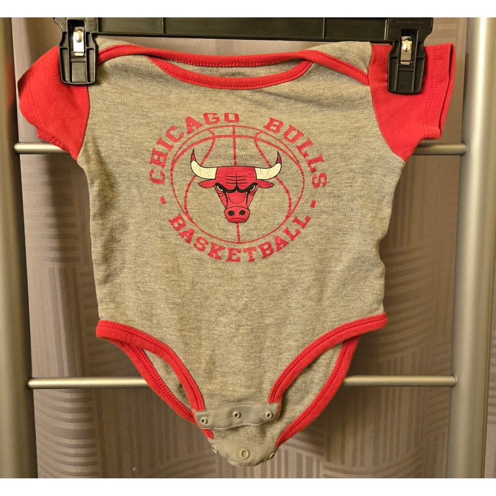 NBA Chicago Bulls & Carters Tree Print Bodysuit Lot 6-9 Months Gray Red 2pc